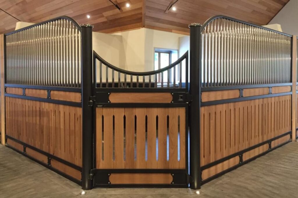 Luxe hoge paardenbox